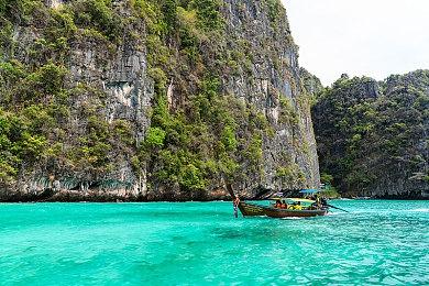 《魔咒之地》10分钟概述预告 美丽而残酷的开放世界